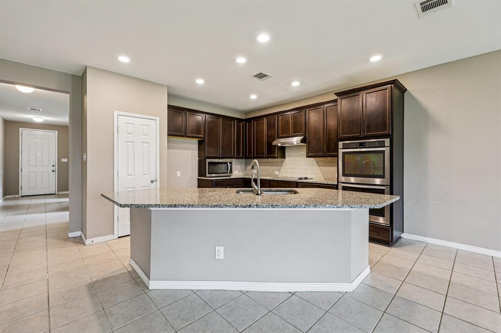 2712 Ryder Lane