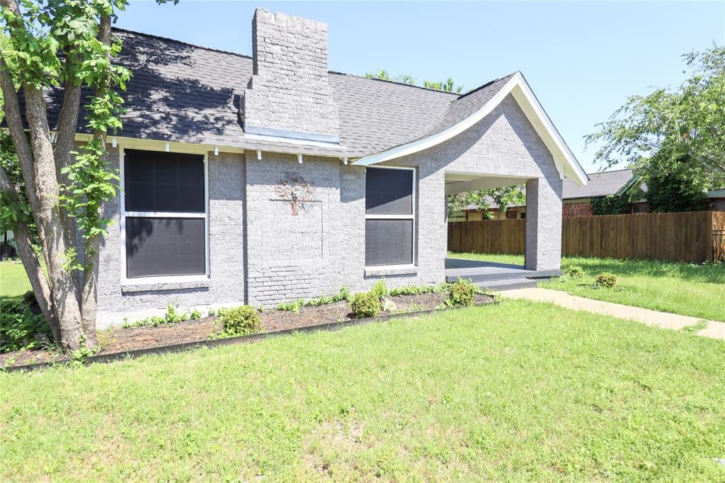 2208 N Sylvania Avenue