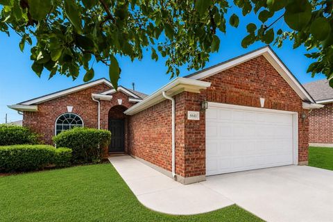 Photo of 6641 Sierra Madre Drive, Fort Worth, TX 76179 (MLS # 21338972)