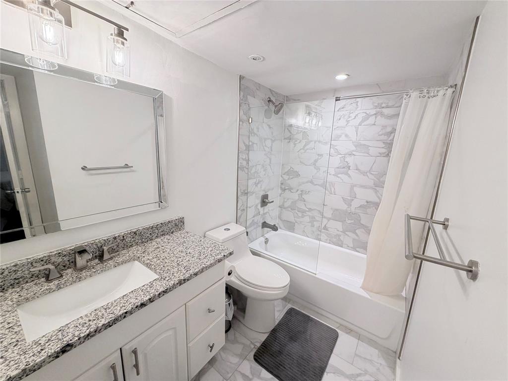 River Oaks Condos - Residential