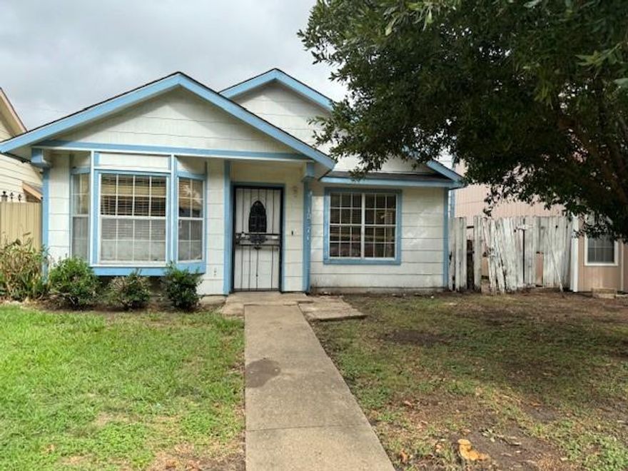 As is, investor special, CASH only.  Please no blind offers and do your own due diligence, the agent has no info on the condition of the house.  Please attach transaction docs to all offers.