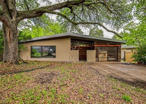 6825 Blessing Drive Dallas TX 75214