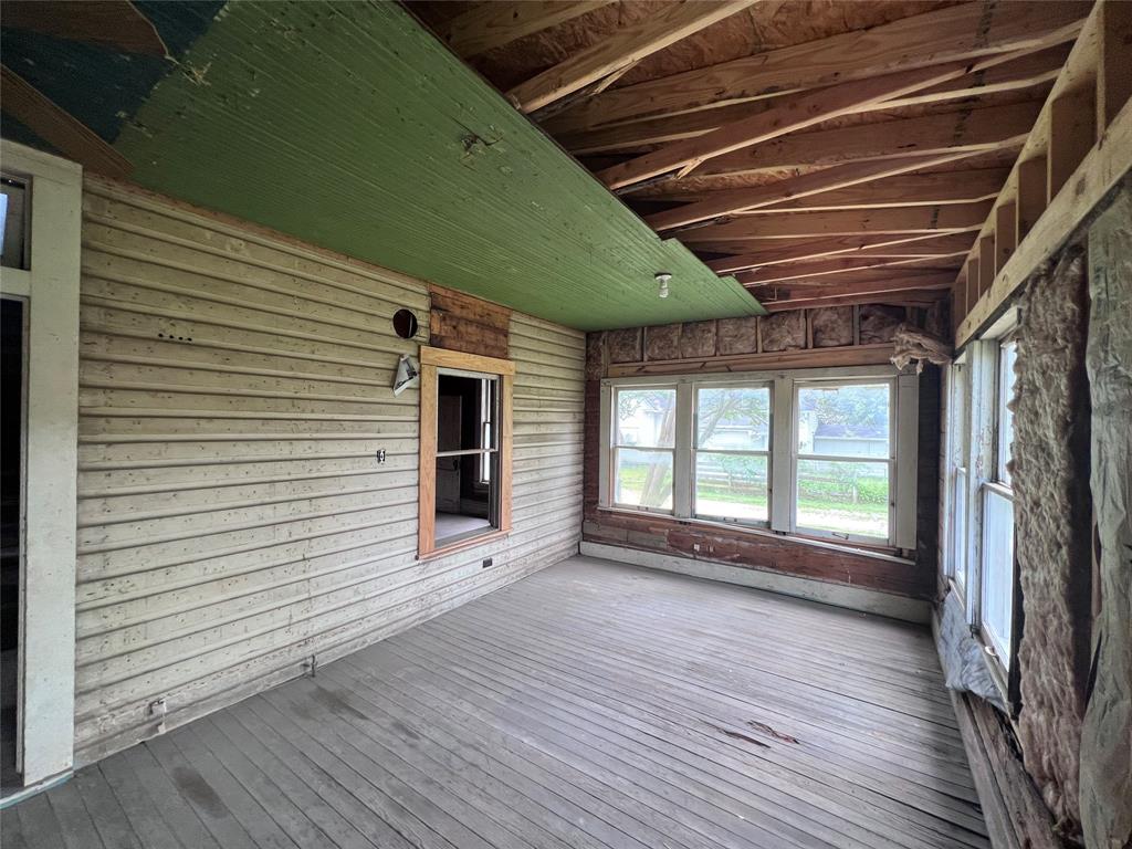 J Lynn Abstract - Residential