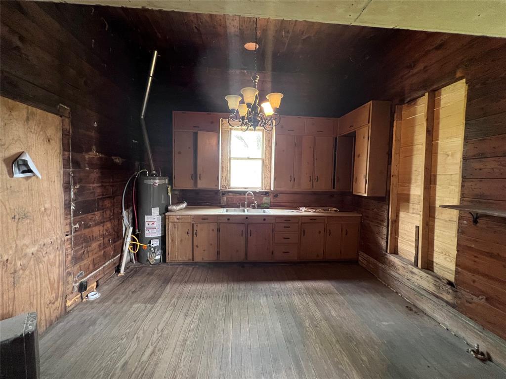 J Lynn Abstract - Residential