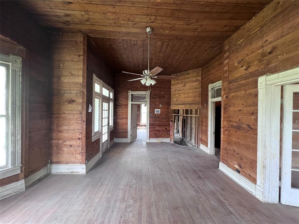 J Lynn Abstract - Residential