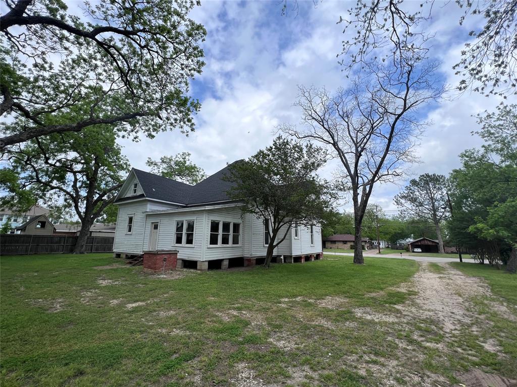 J Lynn Abstract - Residential