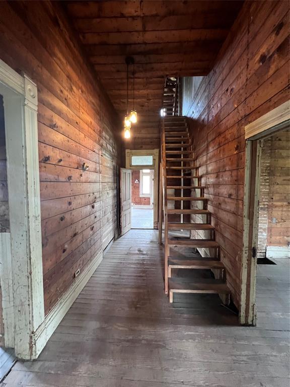 J Lynn Abstract - Residential