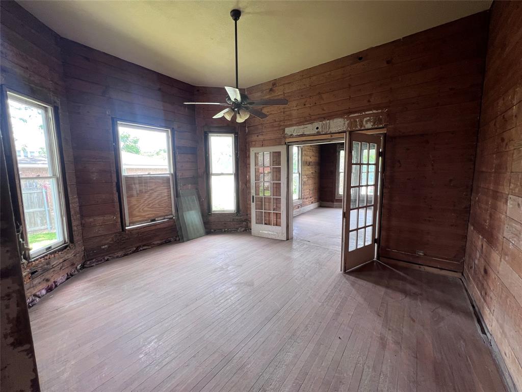 J Lynn Abstract - Residential