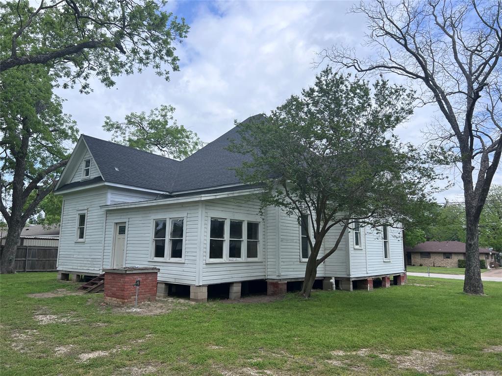 J Lynn Abstract - Residential