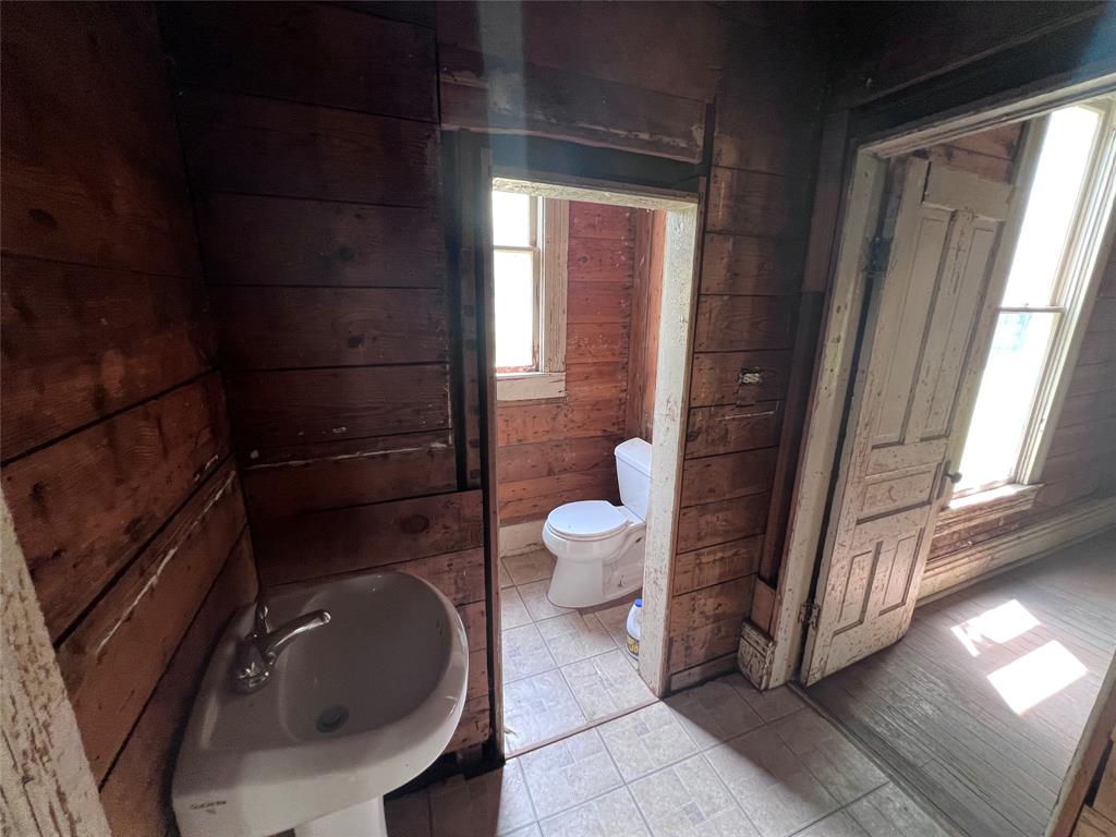 J Lynn Abstract - Residential