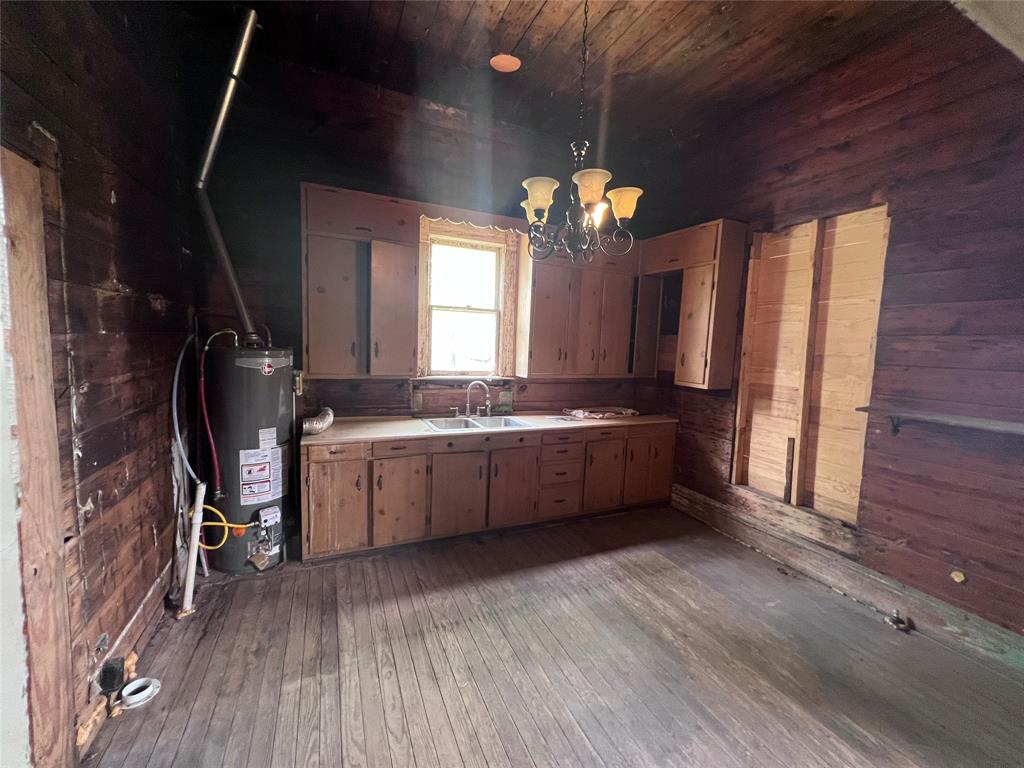 J Lynn Abstract - Residential