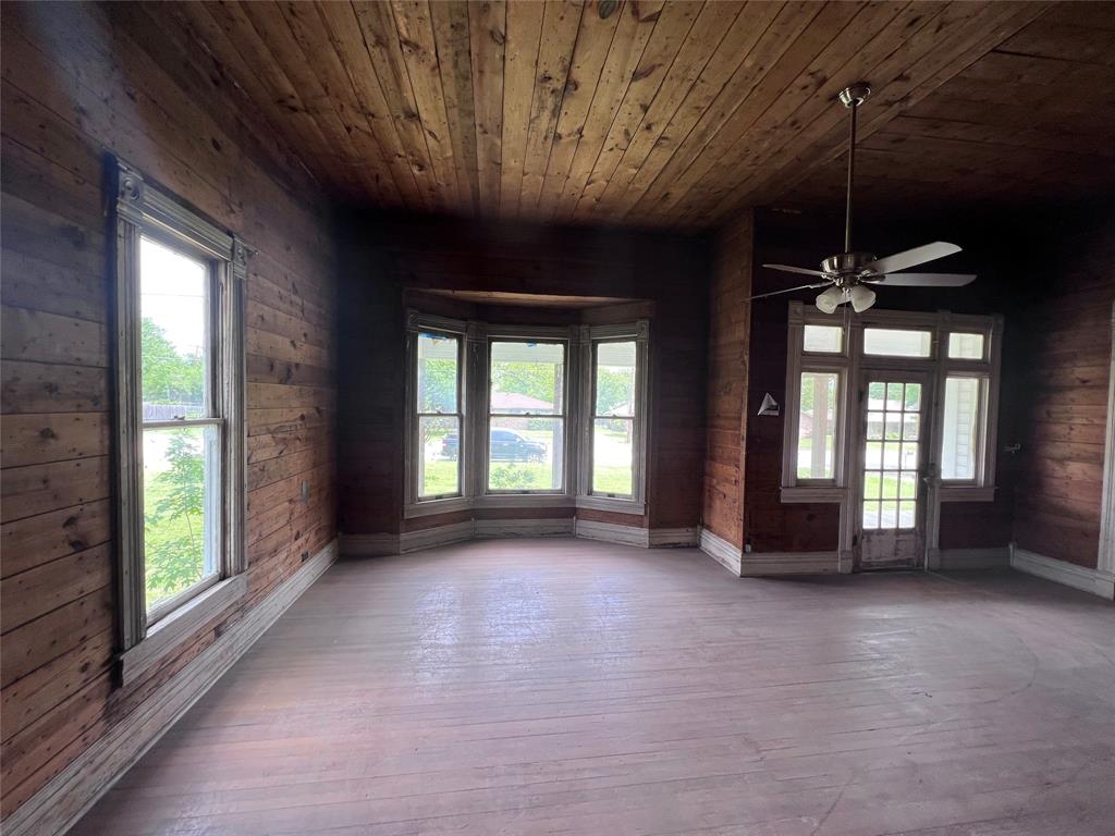 J Lynn Abstract - Residential