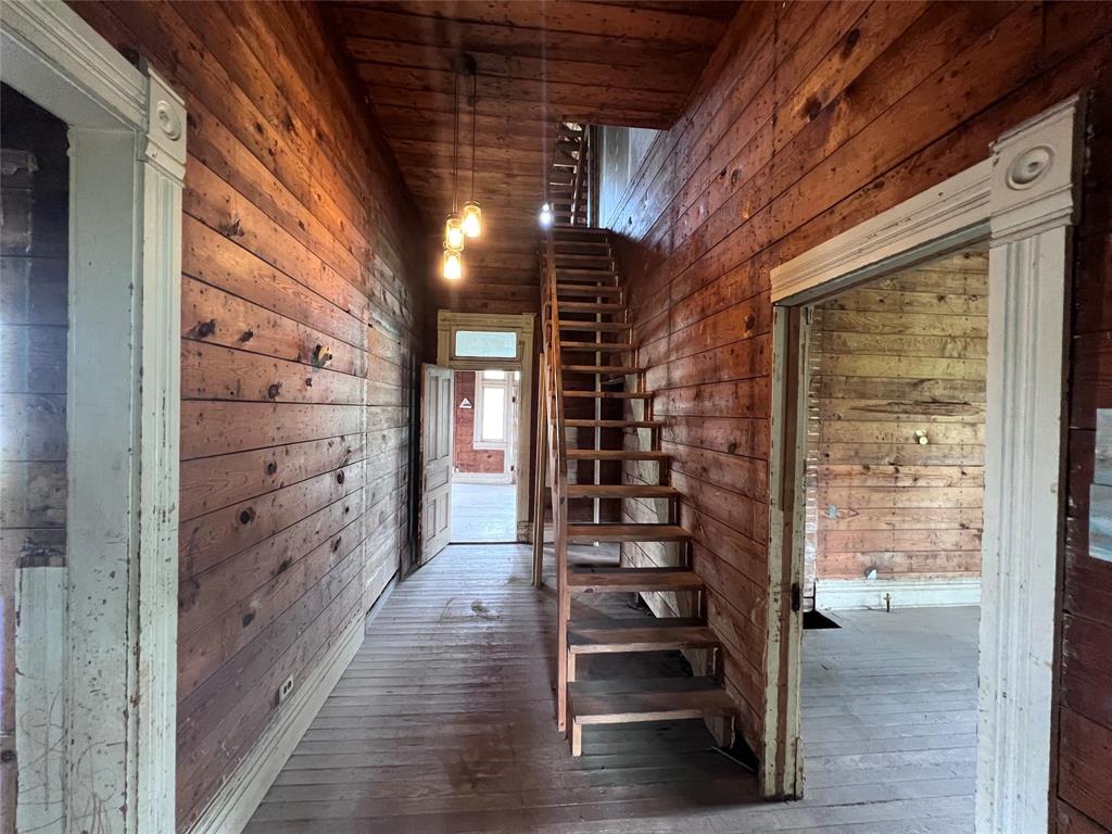 J Lynn Abstract - Residential