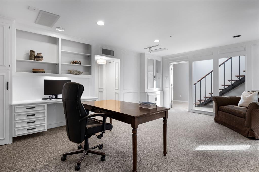 HOCKADAY SQUARE - Residential