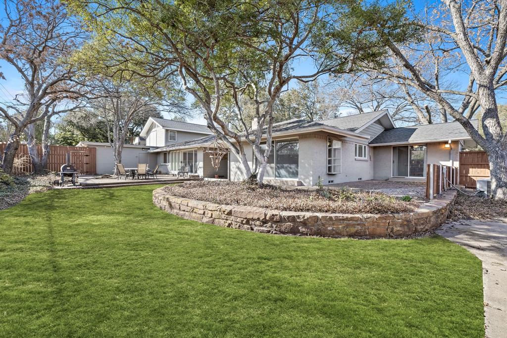 HOCKADAY SQUARE - Residential