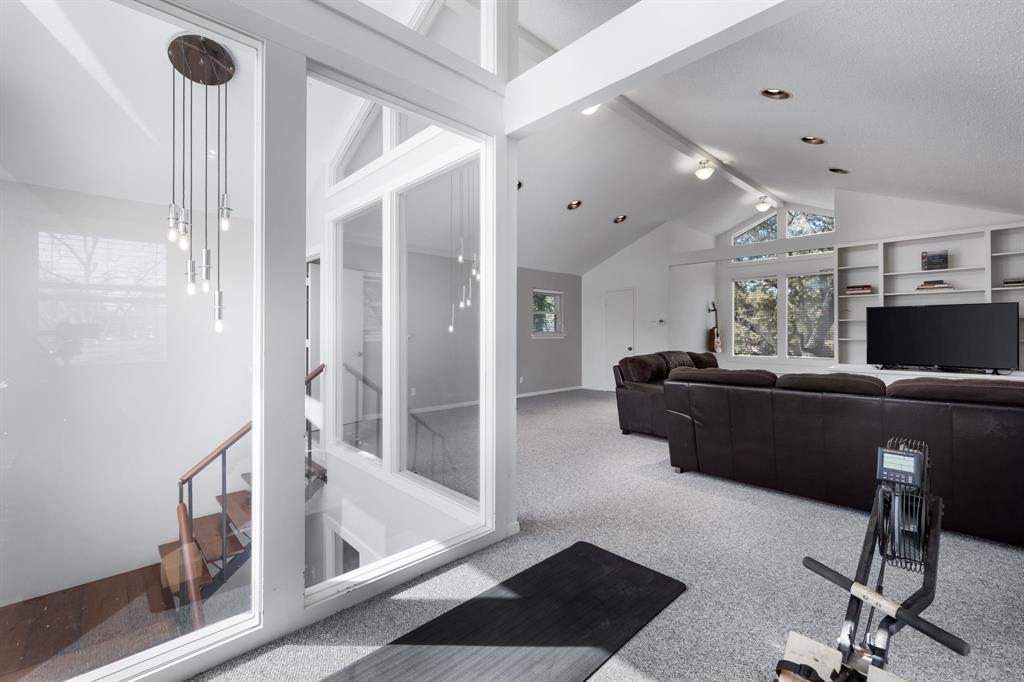 HOCKADAY SQUARE - Residential