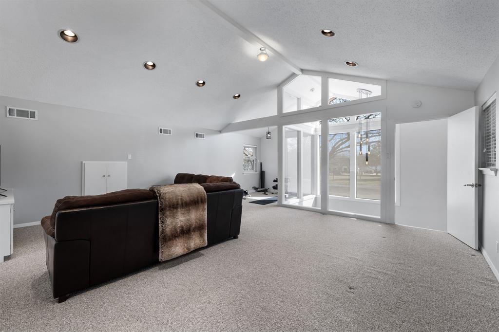 HOCKADAY SQUARE - Residential