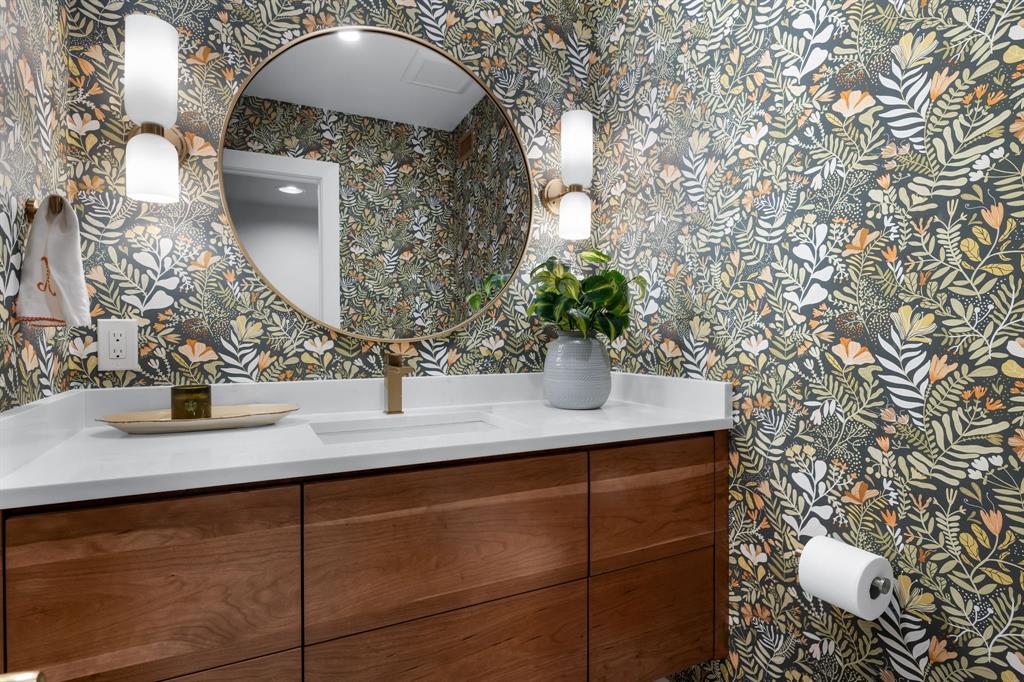 HOCKADAY SQUARE - Residential