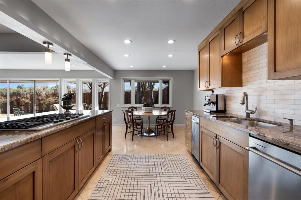 HOCKADAY SQUARE - Residential