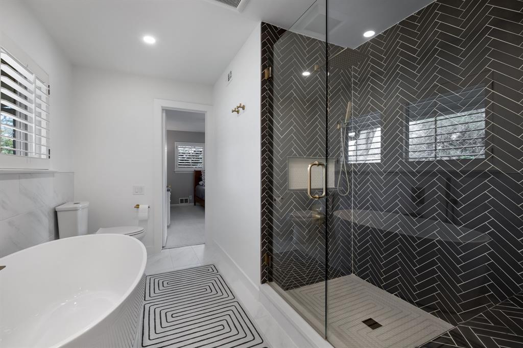 HOCKADAY SQUARE - Residential