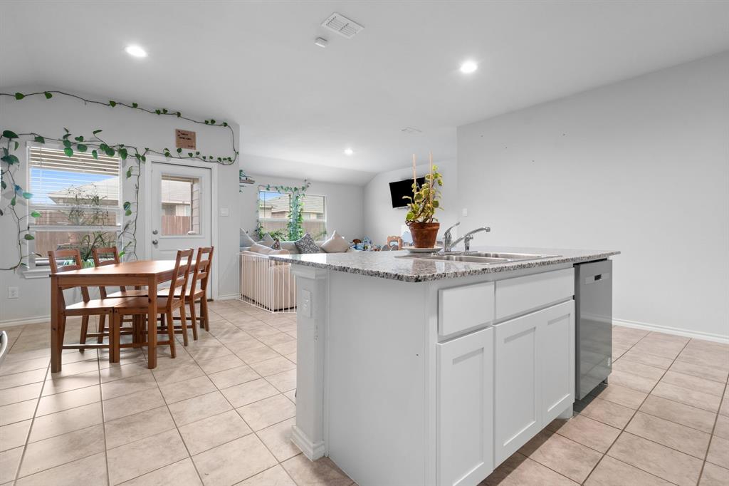 Justin, Texas 76247, United States, 4 Bedrooms Bedrooms, ,2 BathroomsBathrooms,Residential,Active,123116