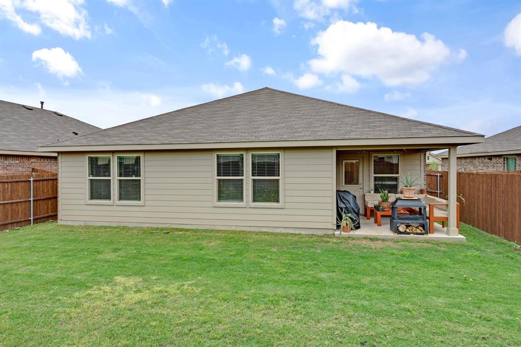 Justin, Texas 76247, United States, 4 Bedrooms Bedrooms, ,2 BathroomsBathrooms,Residential,Active,123116