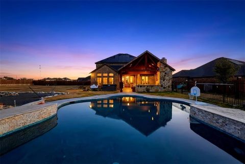 411 Kinnerton Court Midlothian TX 76065