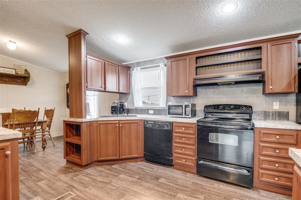 Hunt Eliza Abstract - Residential