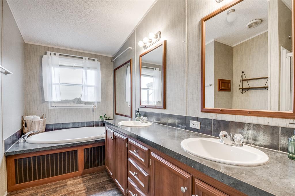 Hunt Eliza Abstract - Residential