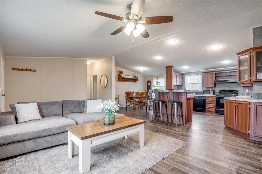 Hunt Eliza Abstract - Residential