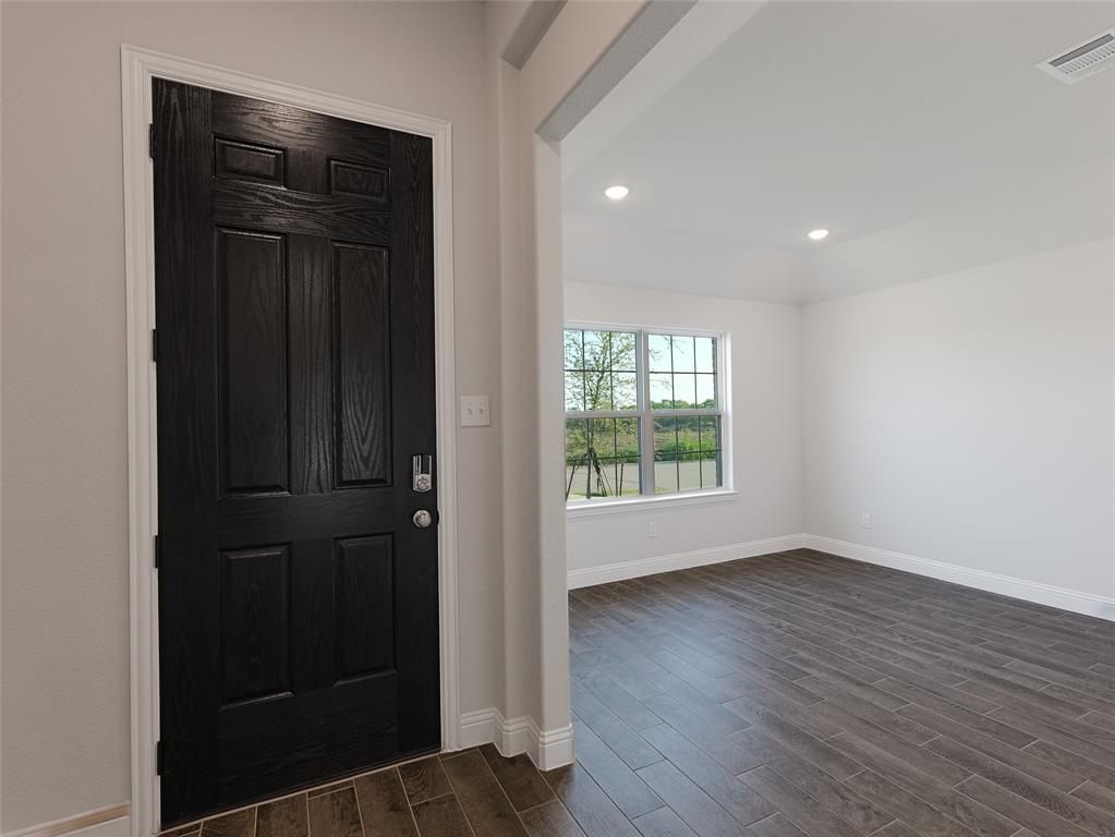 716 Fencerow Trail
