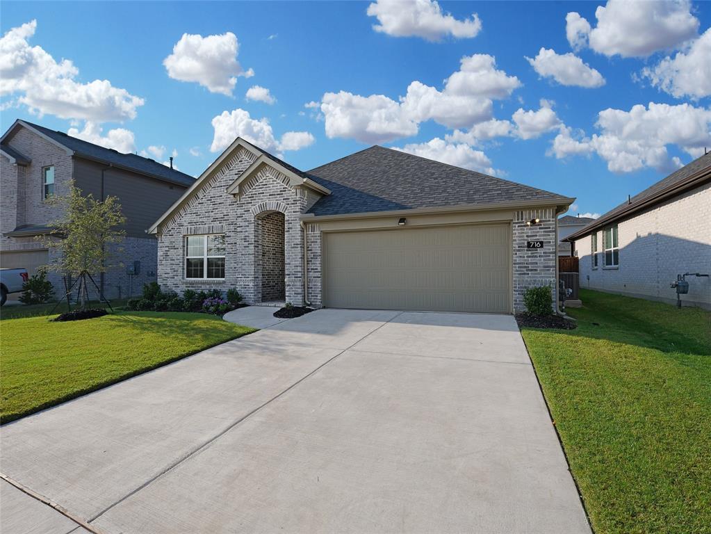 716 Fencerow Trail
