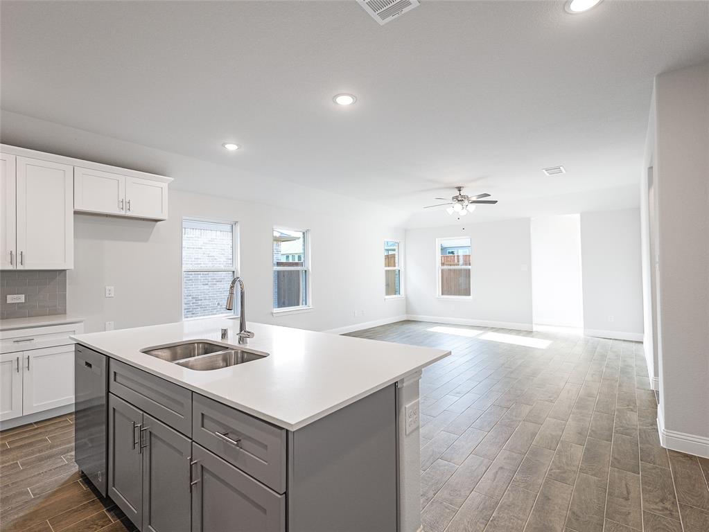 716 Fencerow Trail