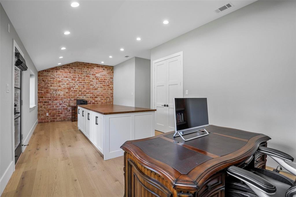 W Whorton - Residential