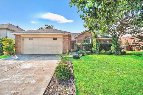 202 Kenosha Lane Arlington TX 76002