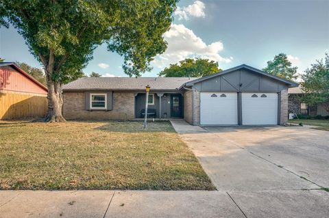 2012 Norfolk Drive Arlington TX 76015