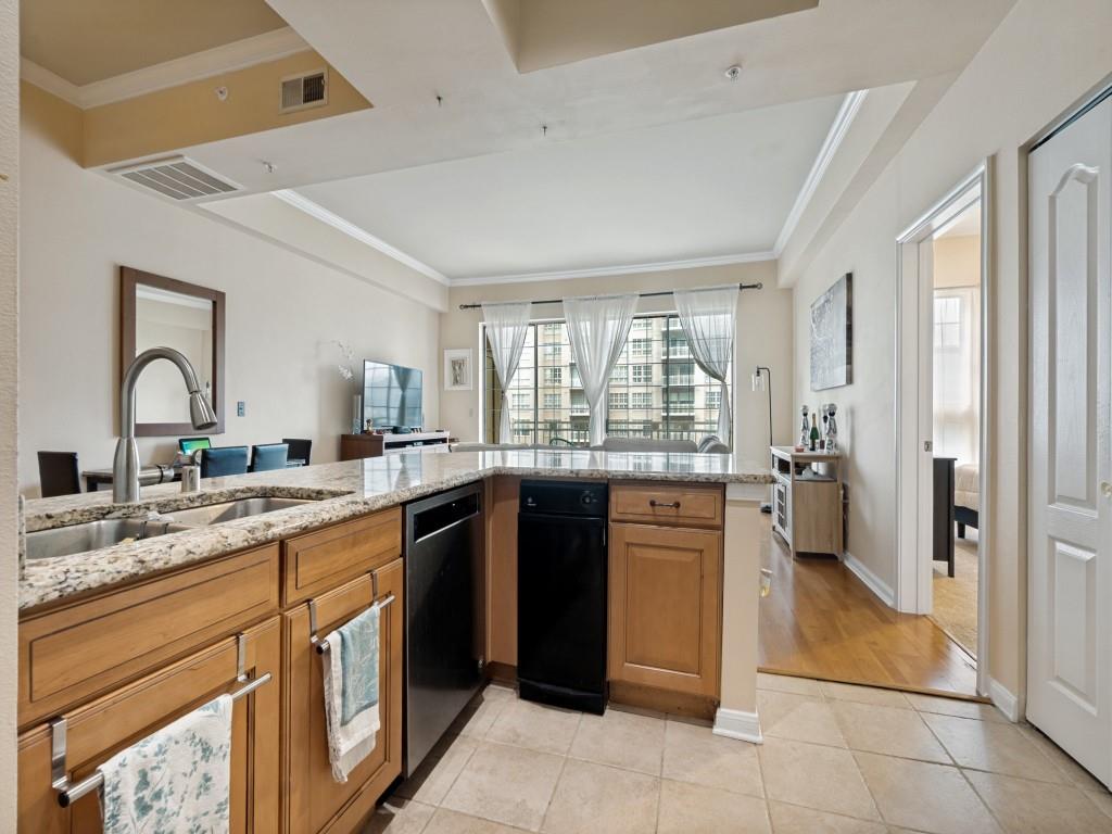 3225 Turtle Creek Boulevard 943