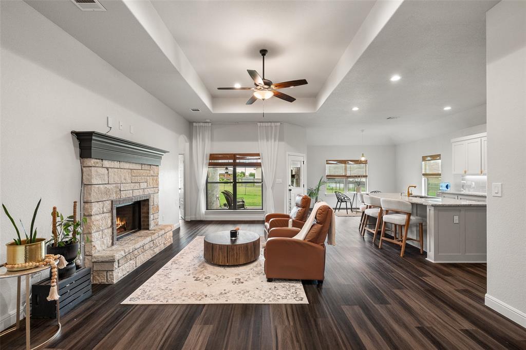 1306 E Apache Trail