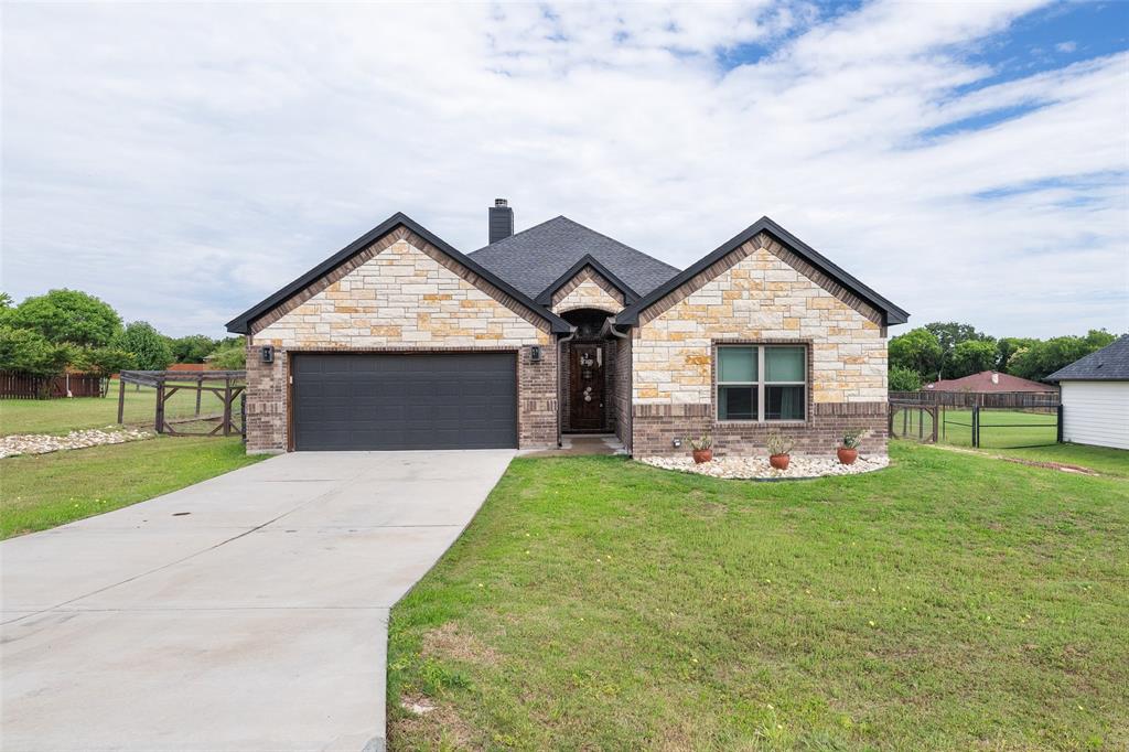 1306 E Apache Trail