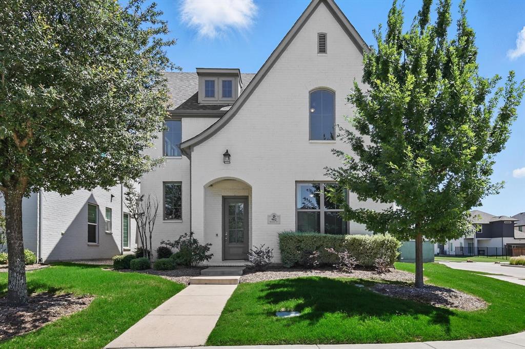 902 Kennedy Drive