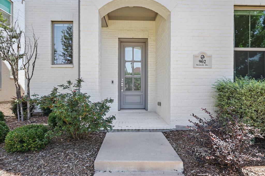 902 Kennedy Drive