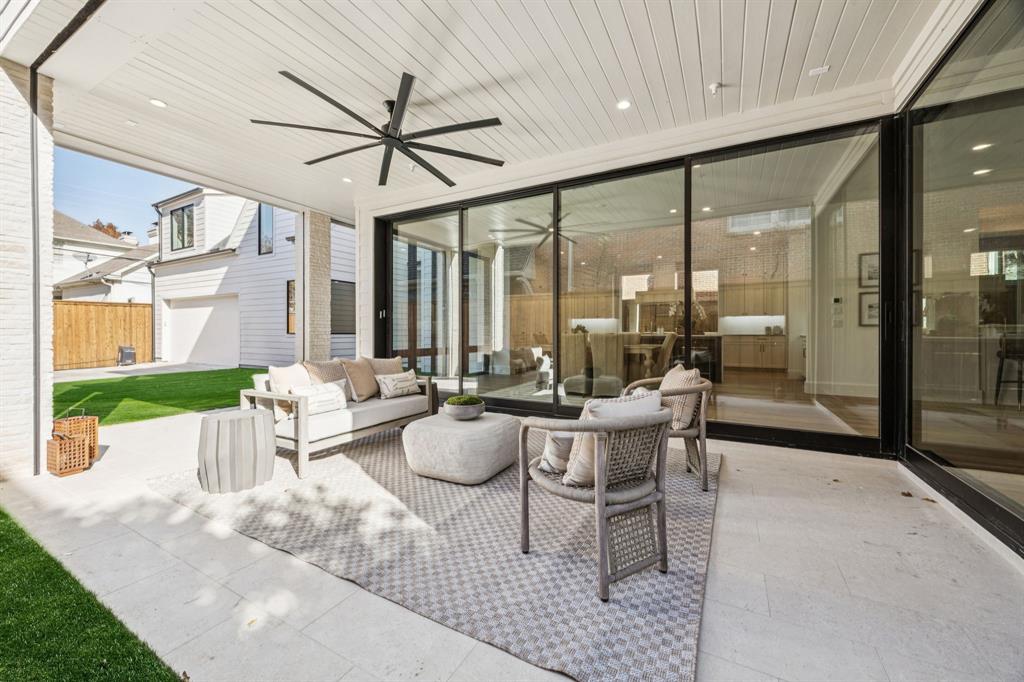 3744 Stanford Avenue