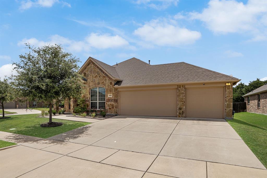 4905 Westlake Drive