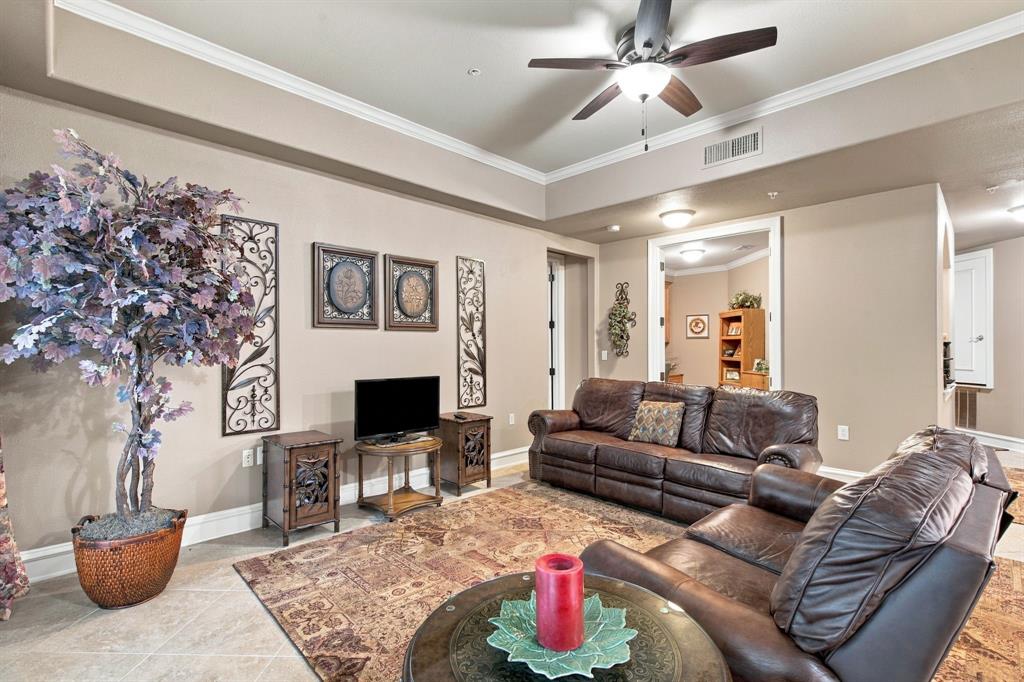 301 Watermere Drive 319