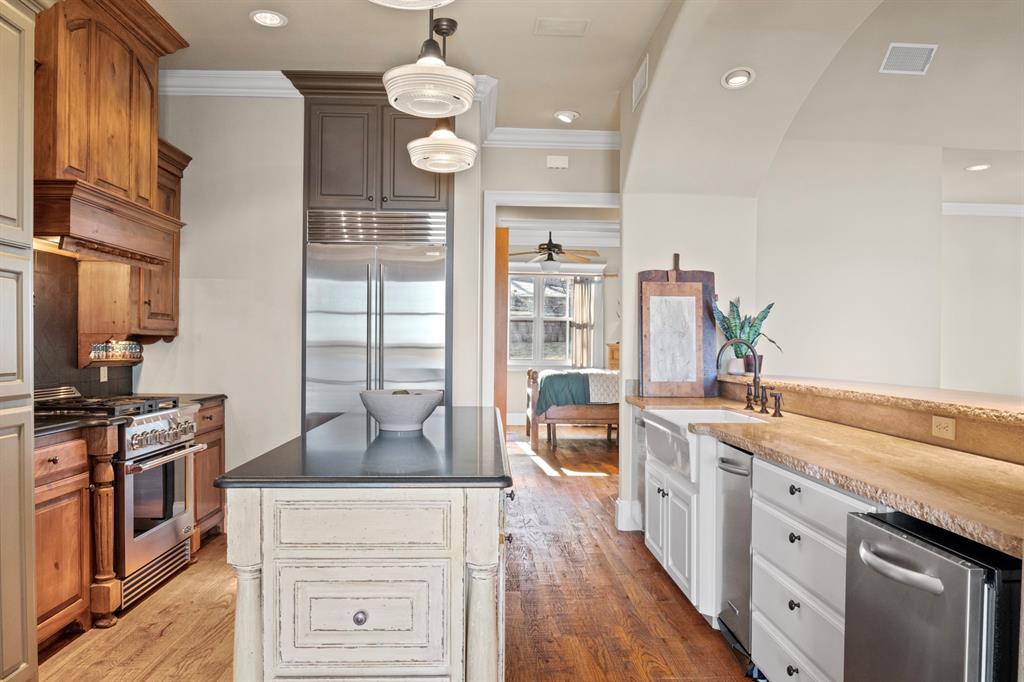 Lands End - Residential