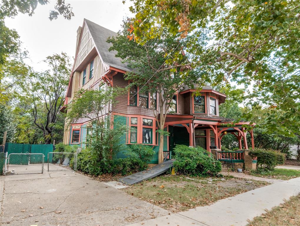 713 N Carroll Avenue