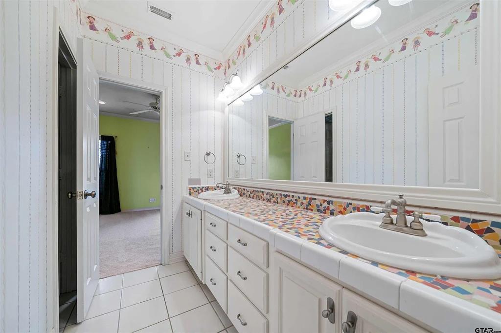 T QUEVADO - Residential