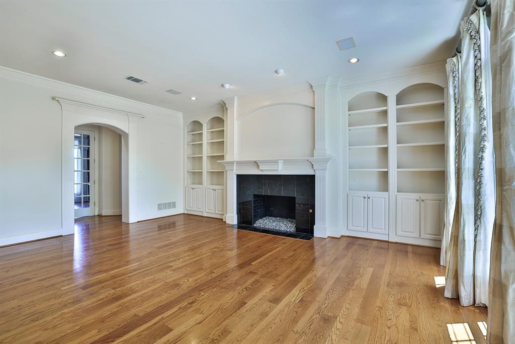 6601 Oak Hill Court