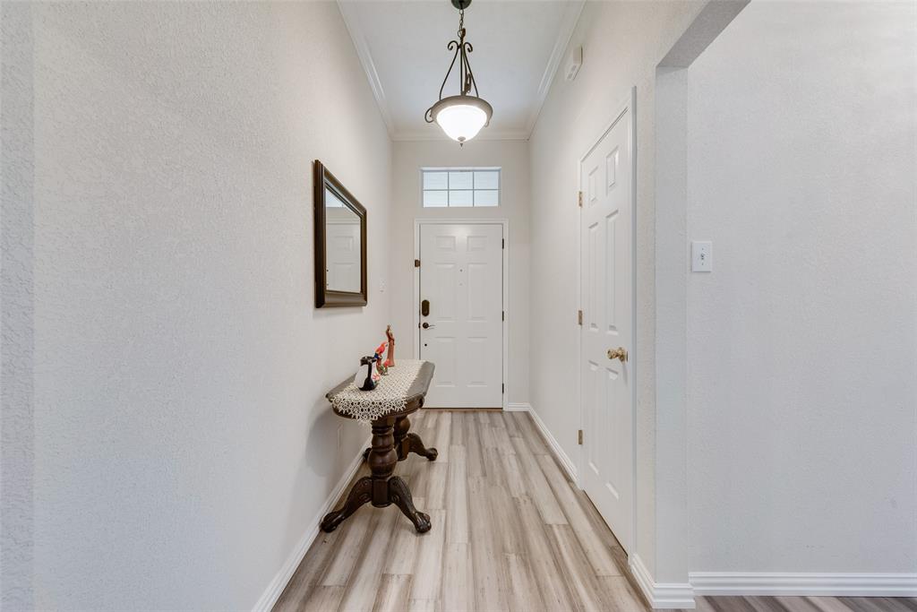 6729 Lucas Lane
