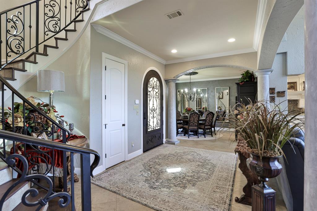 7000 Oakmont Terrace